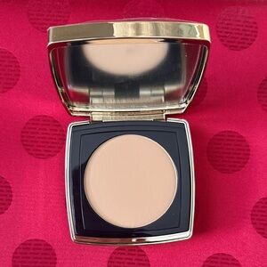 Estée Lauder Stay in place Matte Powder Foundation Compact